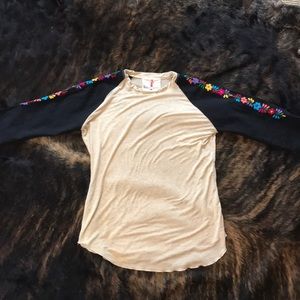 Boho Jane embroidered sleeve raglan tee sz. Large